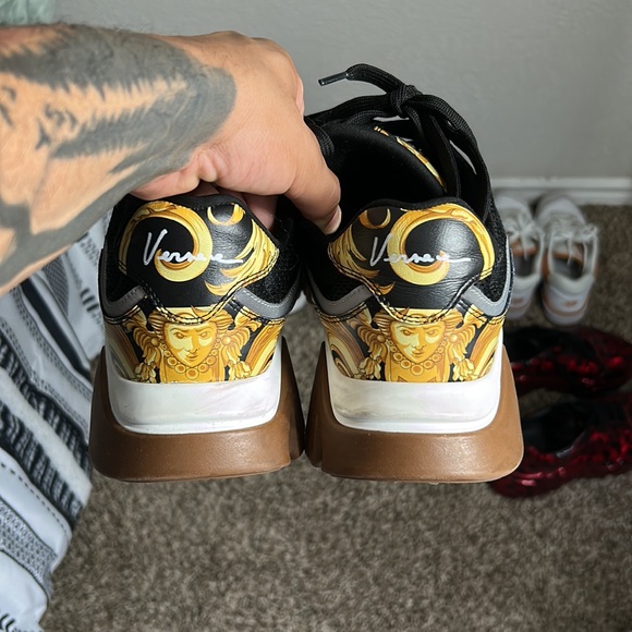 Versace shoes - Picture 2 of 4